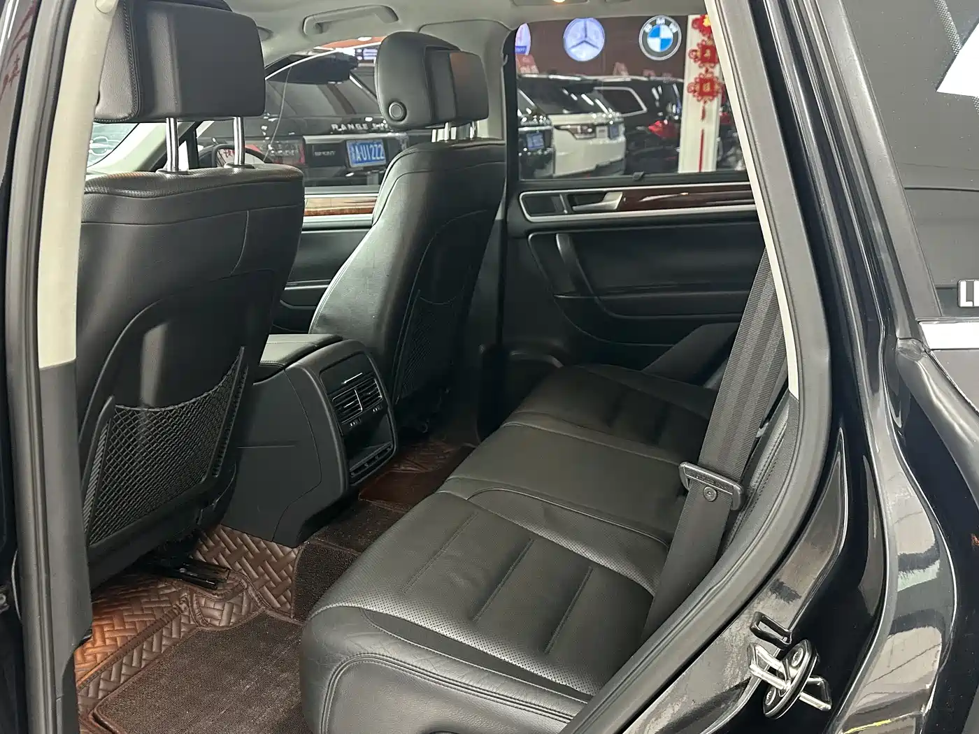 Volkswagen Touareg 2011 3.0TDI Diesel Comfort фото 8