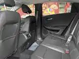 Photo 8 - Chevrolet Malibu XL