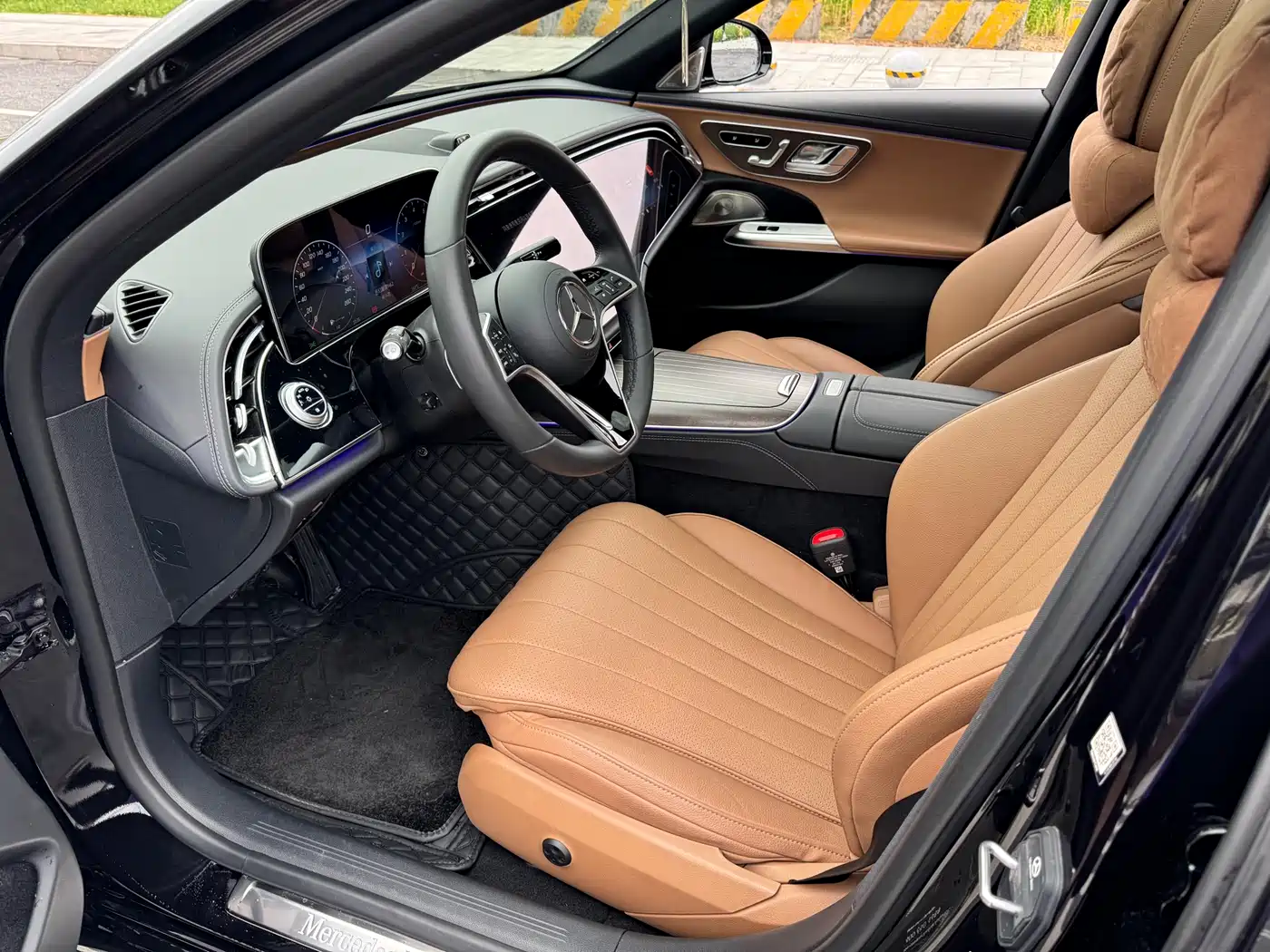 Mercedes-Benz E-Class 2024 Model E 300 L Luxury фото 8