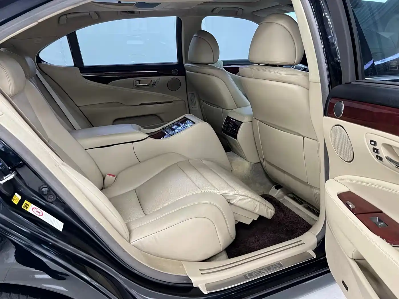 Lexus LS 2006 460L Premium Edition фото 10