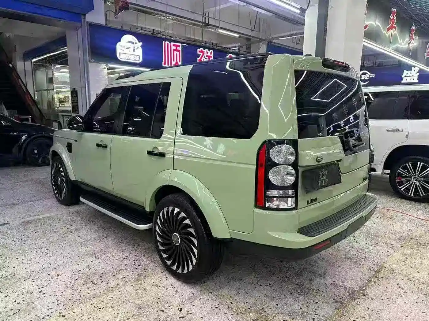Land Rover Discovery 2015 3.0 SC V6 SE фото 9