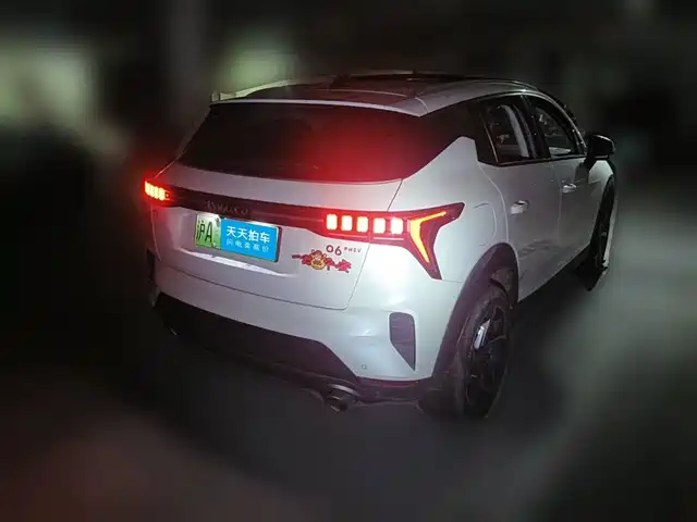 Lynk & Co 06 EM-P 2022 PHEV 84KM Range Pro — фото 2