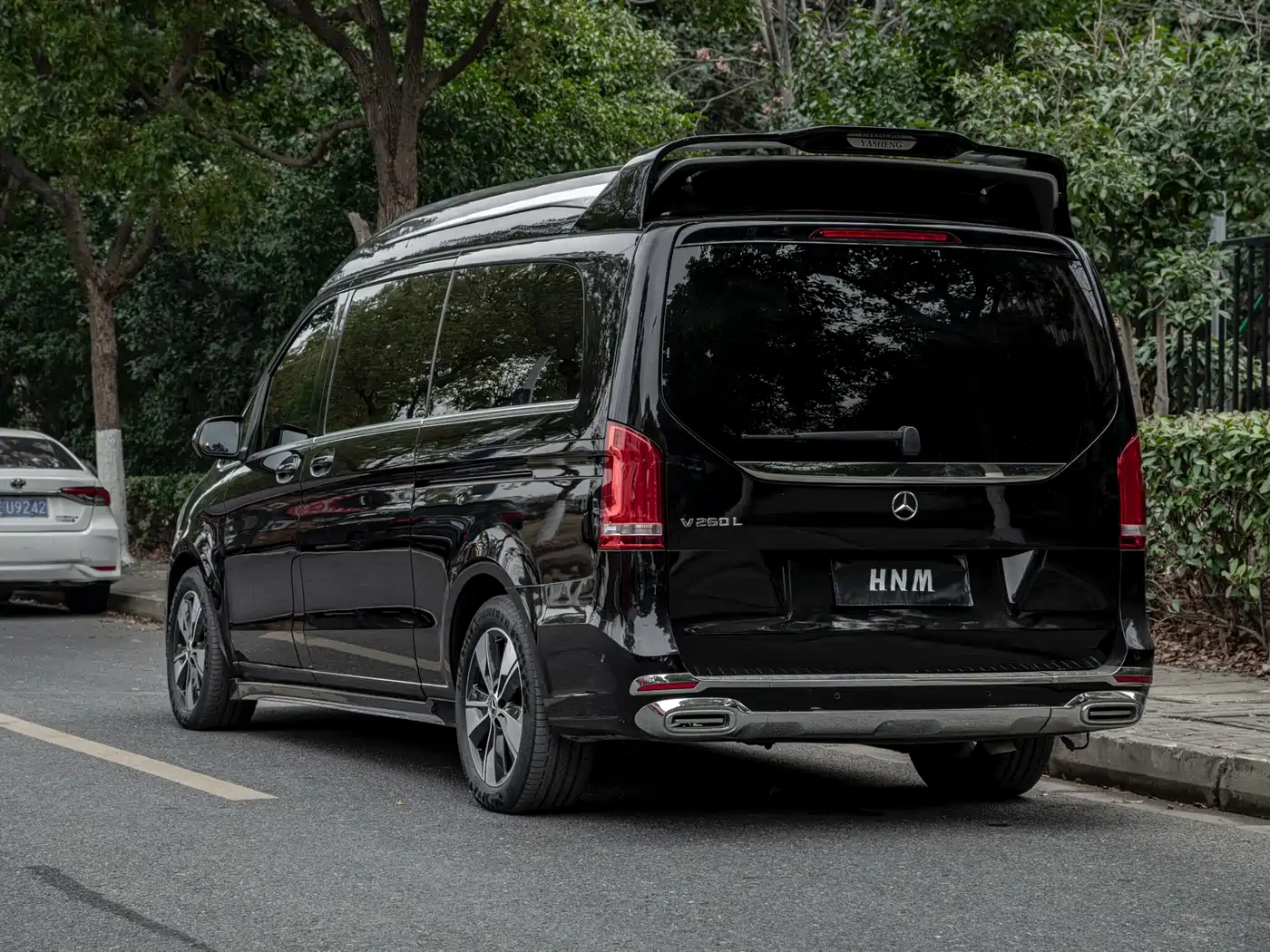 Mercedes-Benz V-Class 2022 V 260 L Long Wheelbase Luxury Edition фото 4