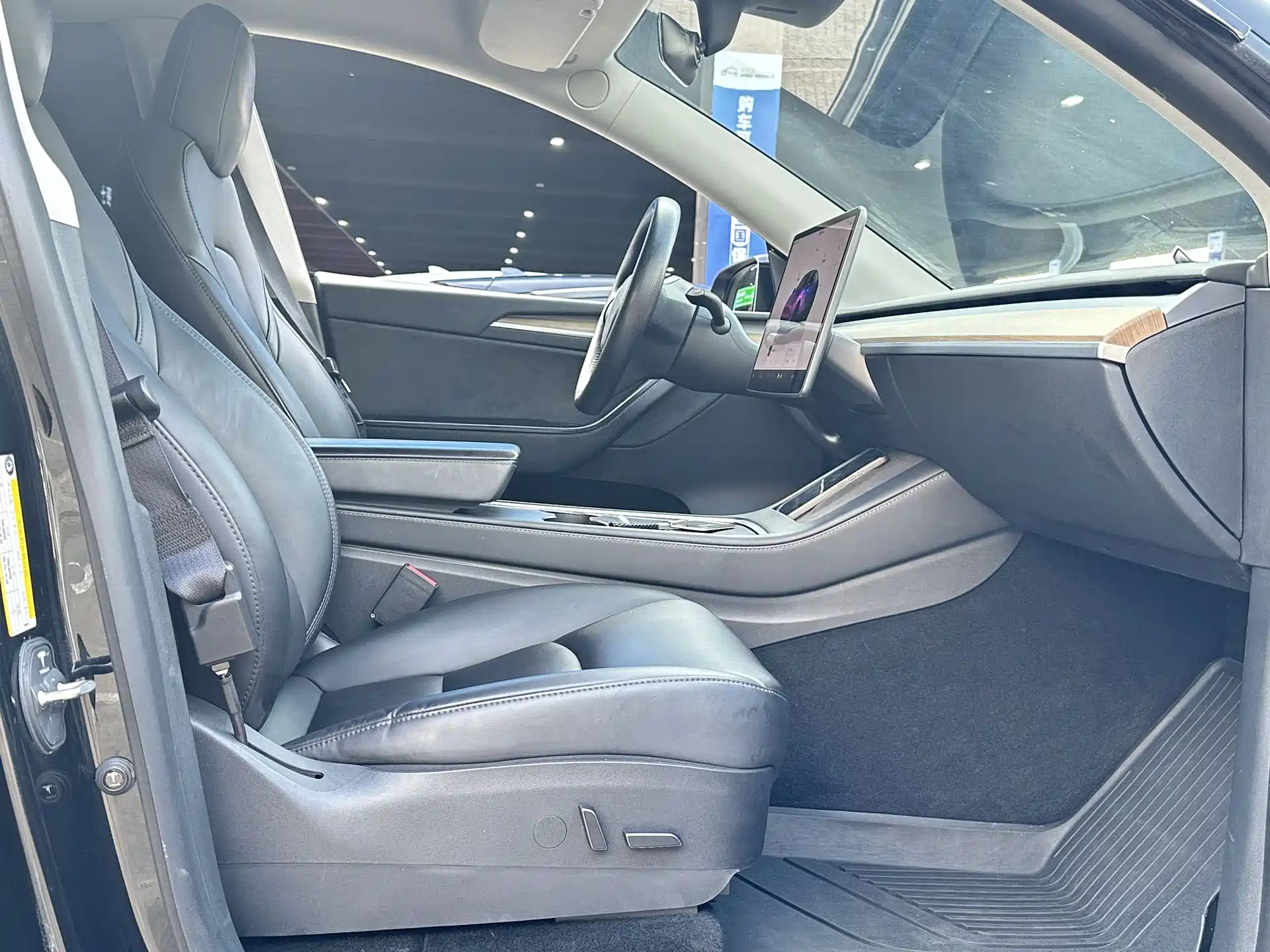 Photo 15 - Tesla Model Y