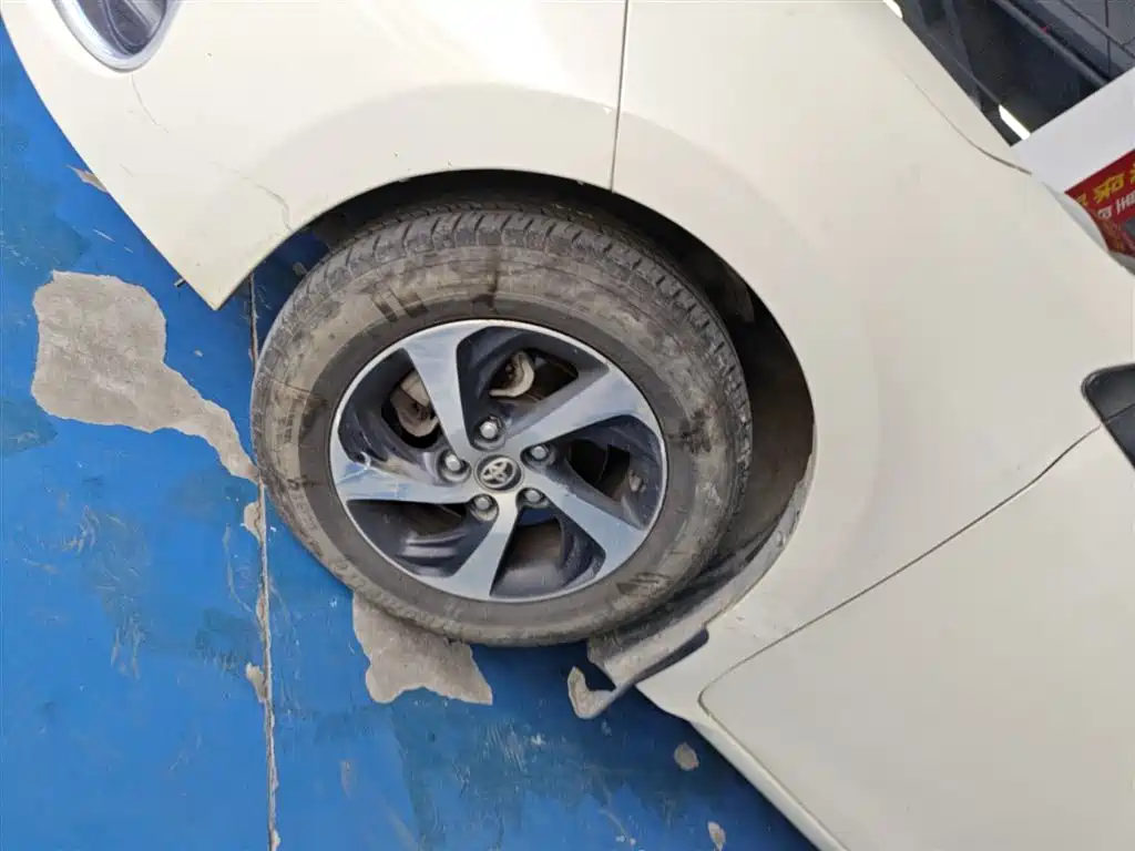 Toyota Levin 2017 Facelift 185T CVT Elite (China V) фото 23