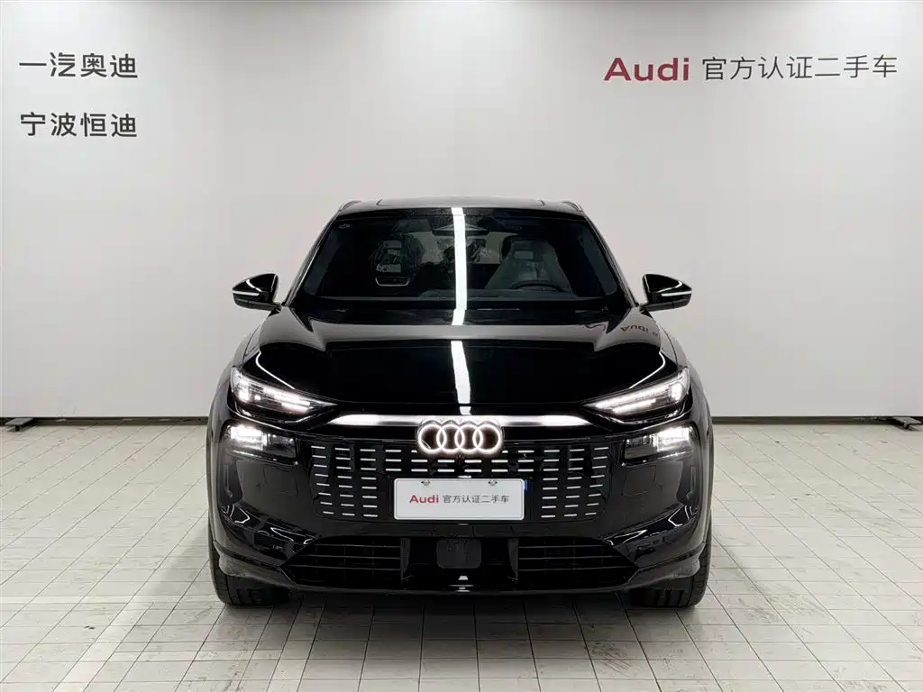 AUDI Q6L E TRON