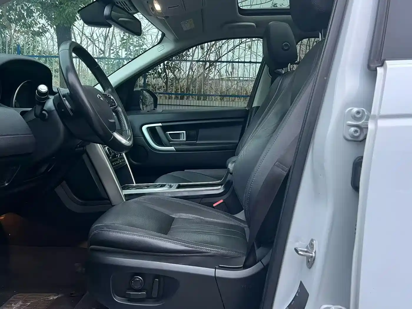 Land Rover Discovery Sport 2016 2.0T SE фото 3