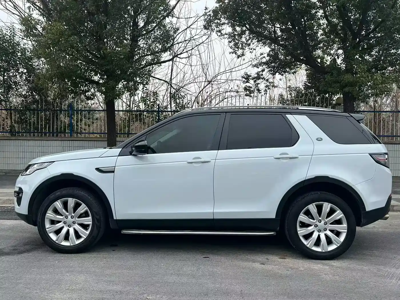 Land Rover Discovery Sport 2016 2.0T SE фото 6