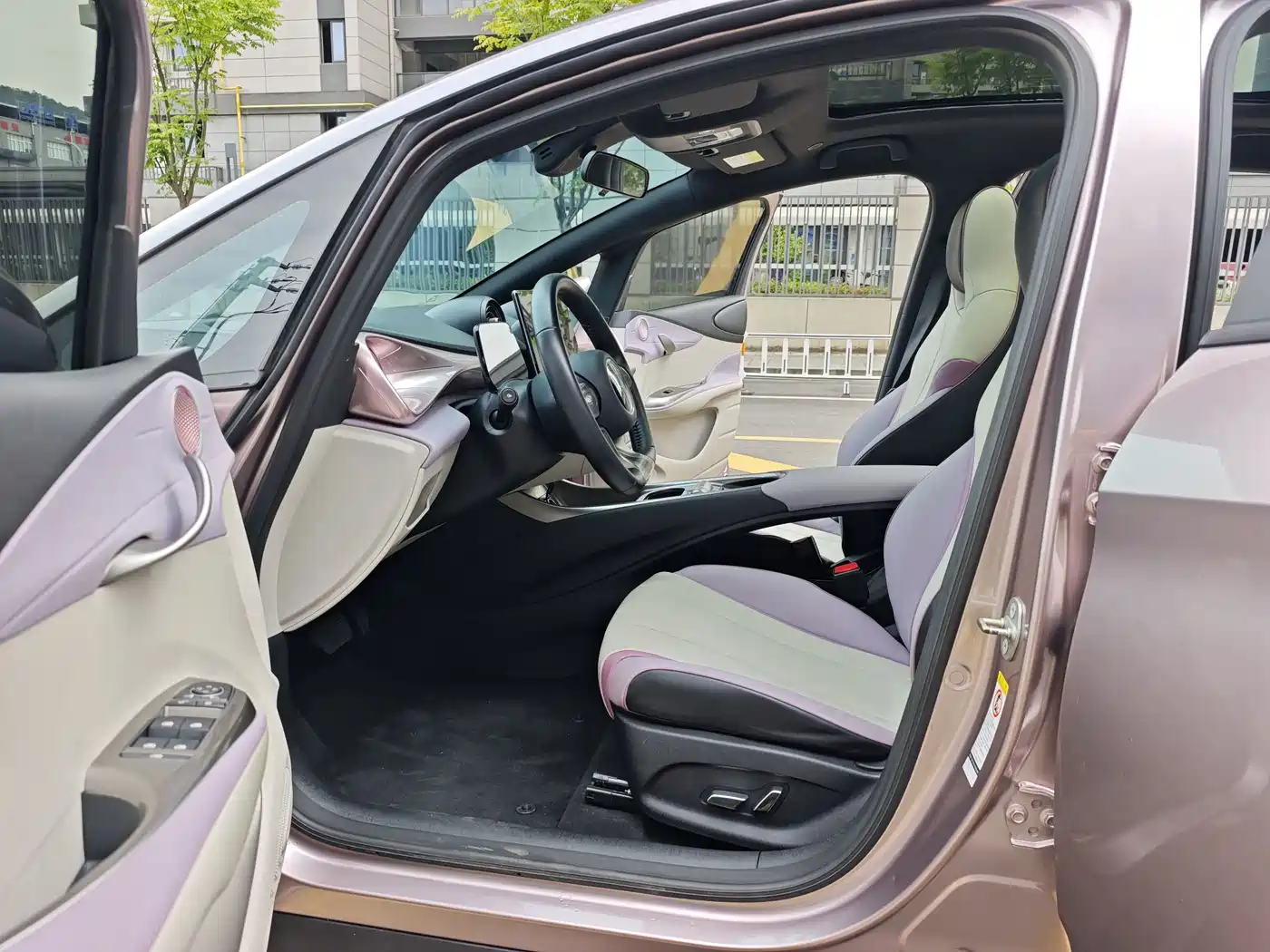 BYD Dolphin 2021 Model 405km Fashion Edition фото 10