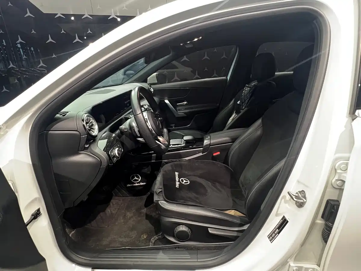 Mercedes-Benz A-Class 2022 A 200 L Sport Sedan Dynamic фото 8