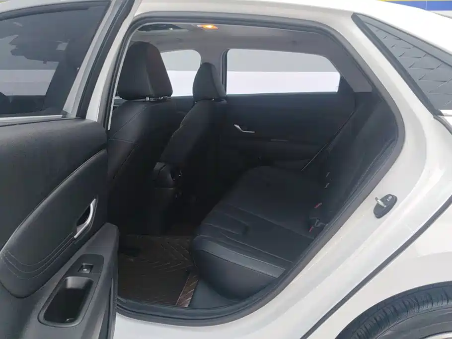 Hyundai Elantra 2025 2023 Model 1.5L CVT LUX Premium Edition