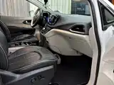 Фото 15 - Chrysler Pacifica PHEV