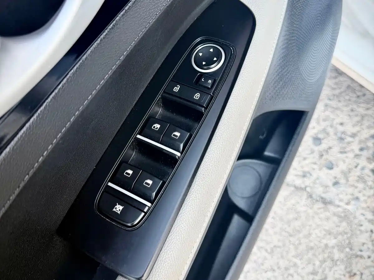 Kia K3 2023 Model 1.5L CVT Luxury Edition фото 17