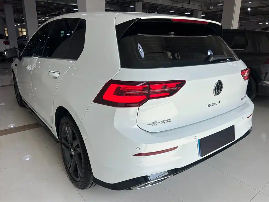 Volkswagen Golf 2023 Model 280TSI DSG R-Line фото 6