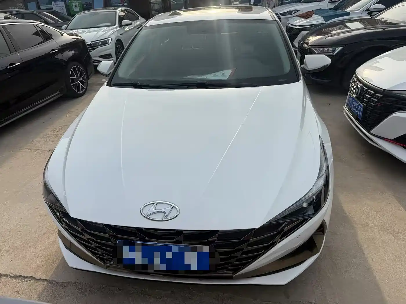 صورة 2 - Hyundai Elantra