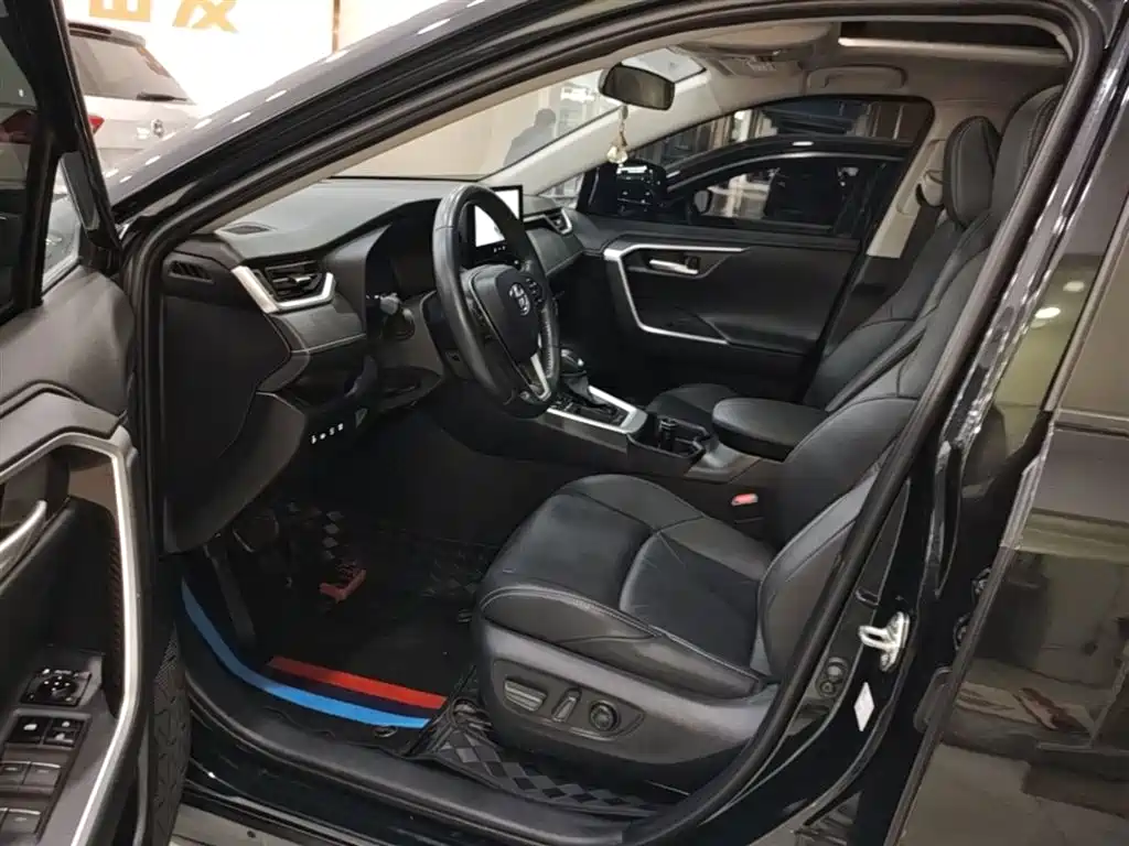 Toyota Wildlander 2023 2.0L CVT FWD Luxury PLUS фото 12