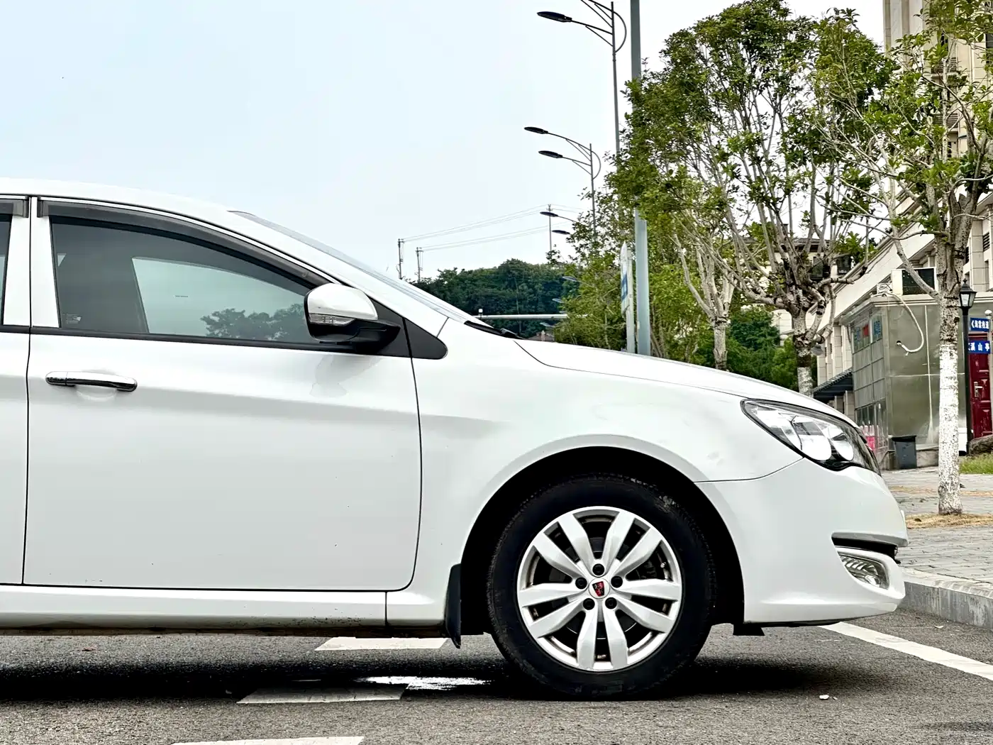 Roewe 350 2016 2015 Model 1.5L Automatic Luxury Sunroof Edition