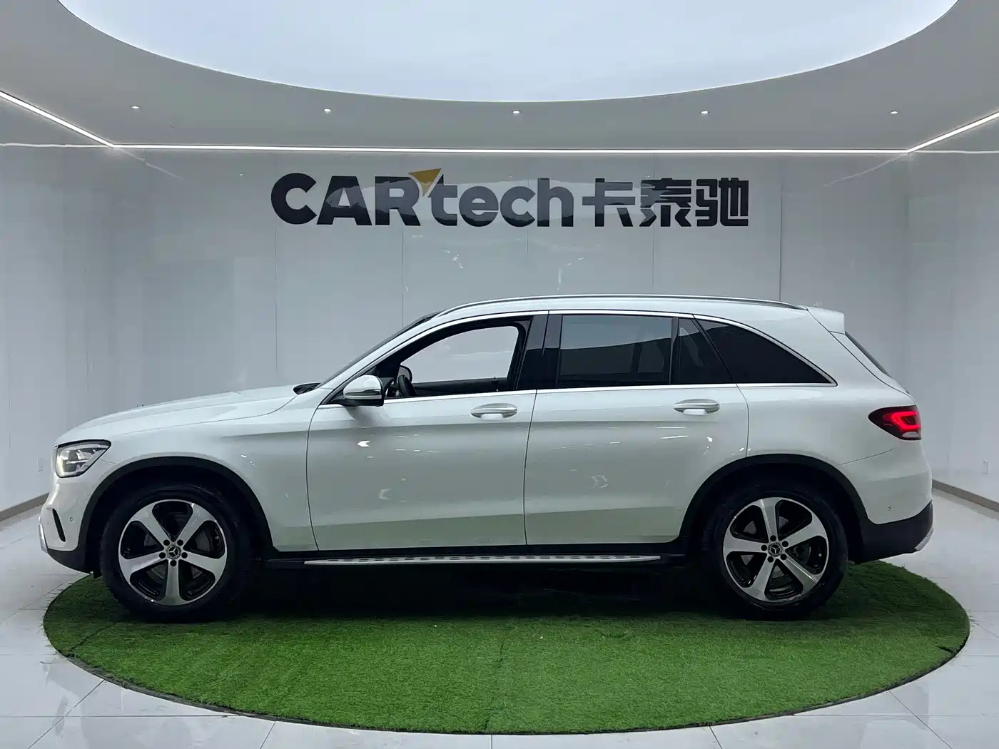 Mercedes-Benz GLC 2022 Facelift GLC 260 L 4MATIC Dynamic фото 2