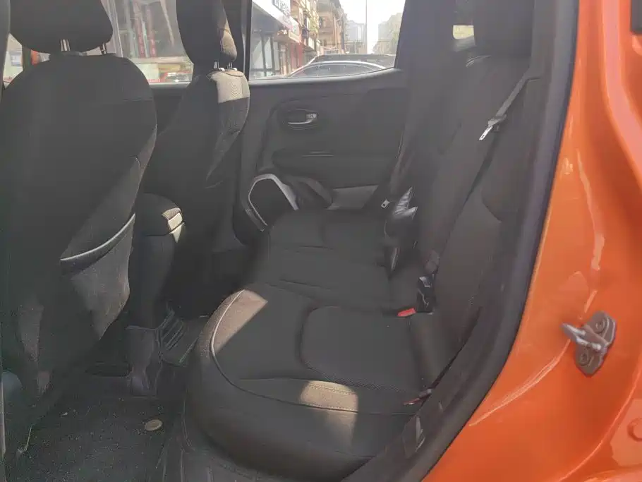 Jeep Renegade 2019 2018 Connected Large Screen Edition 180T Automatic High Energy