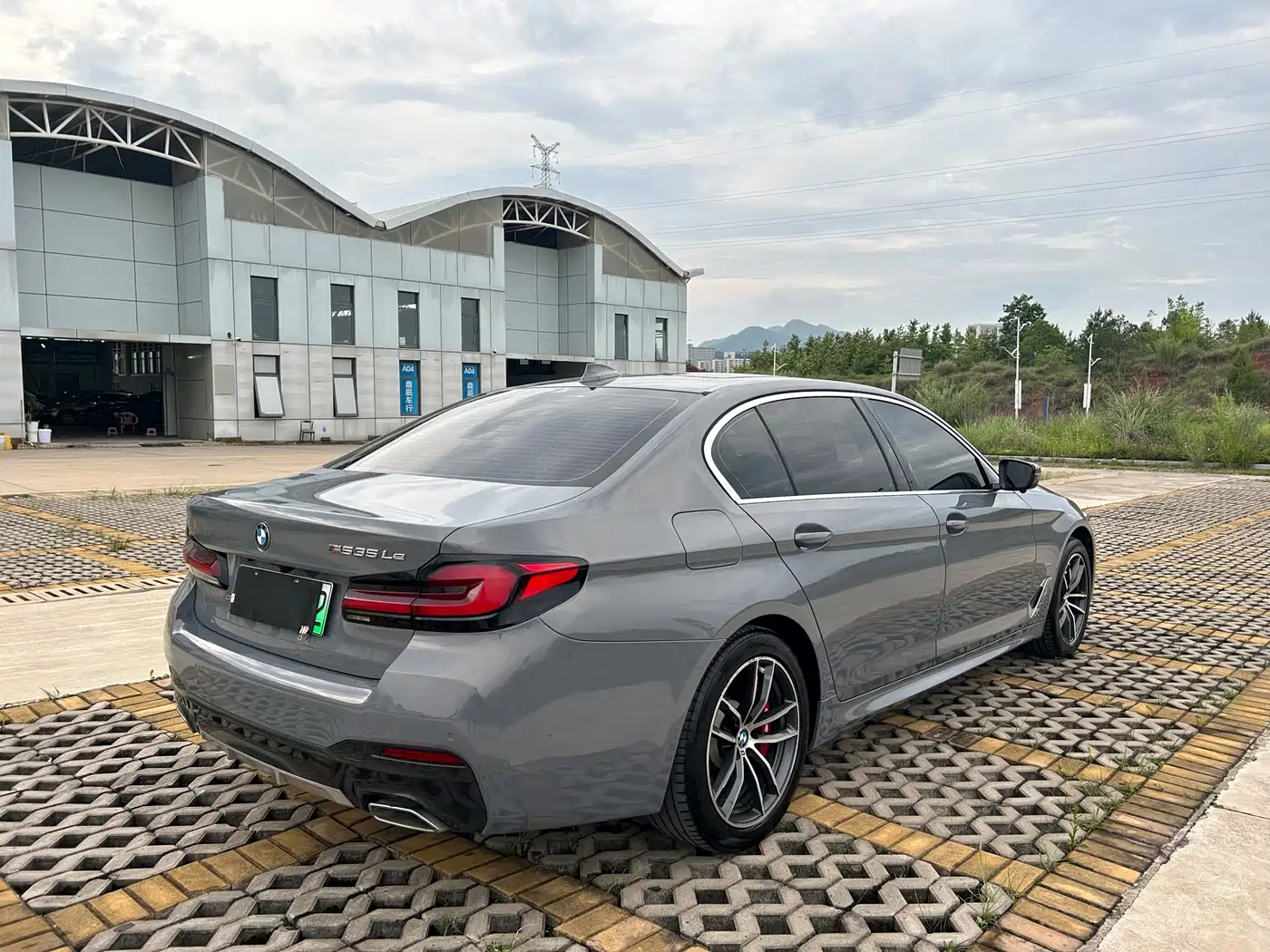 BMW 5 Series New Energy 2021 535Le M Sport Package фото 6