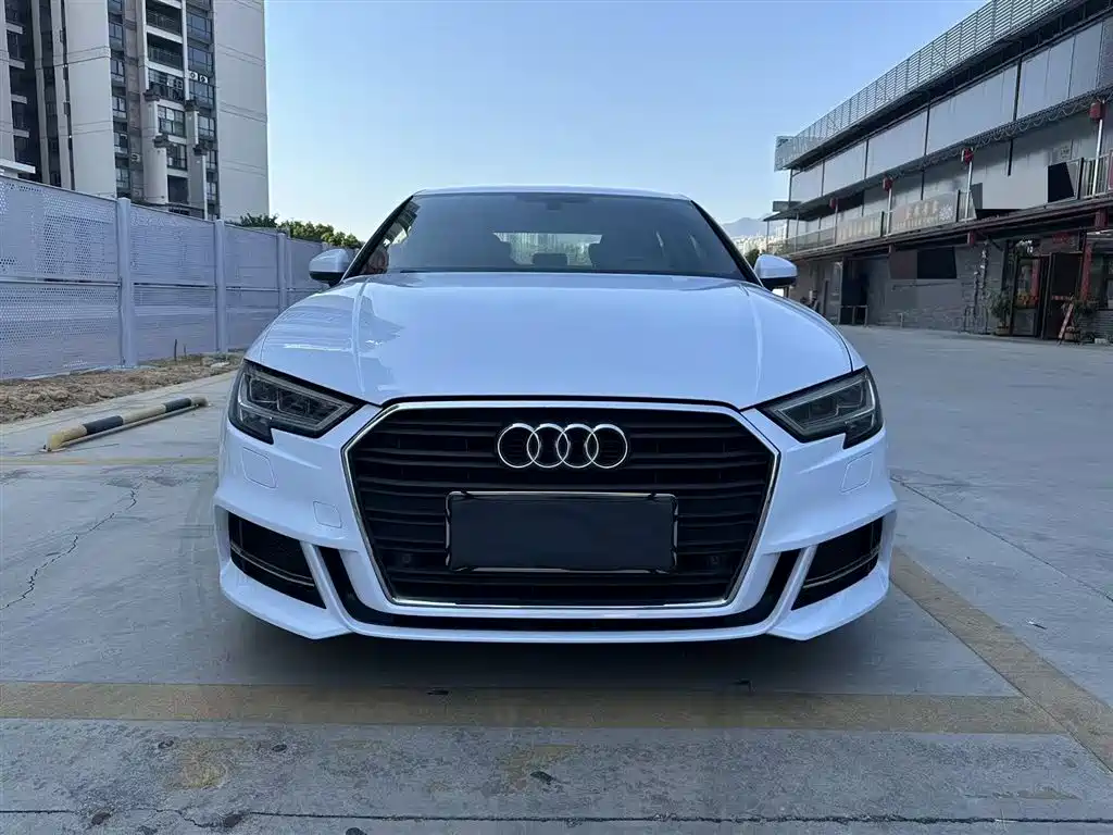Audi A3 2017 Limousine 35 TFSI Progressive фото 2