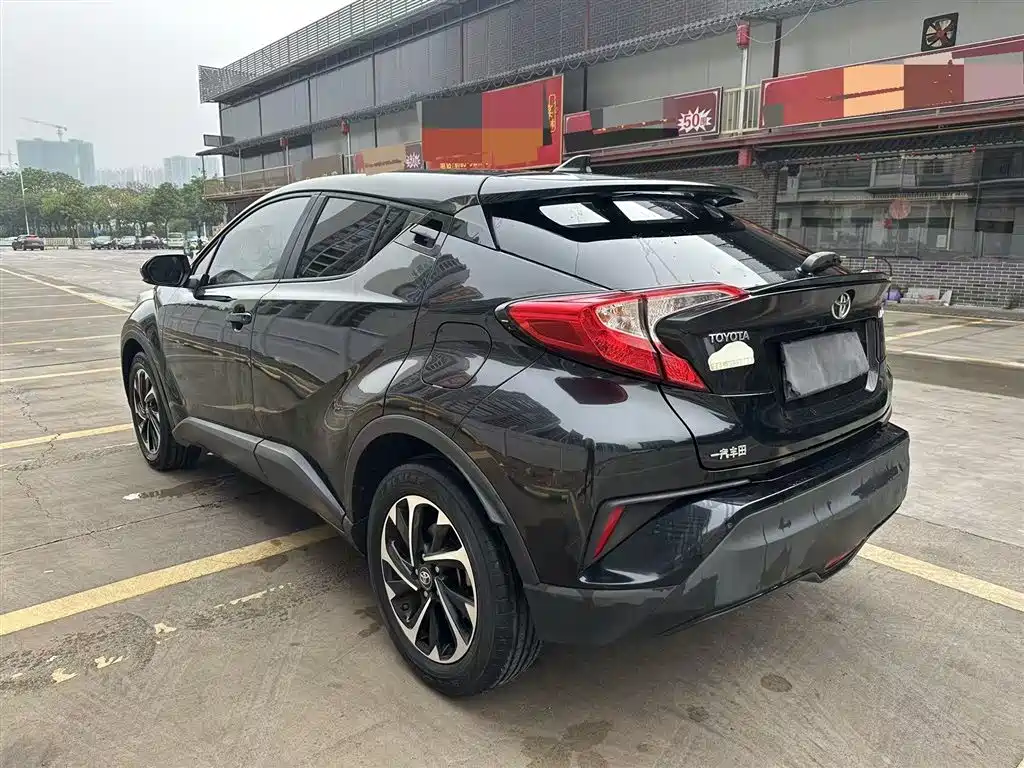 Toyota IZOA 2018 2.0L Yixuan Sunroof Edition China V фото 9