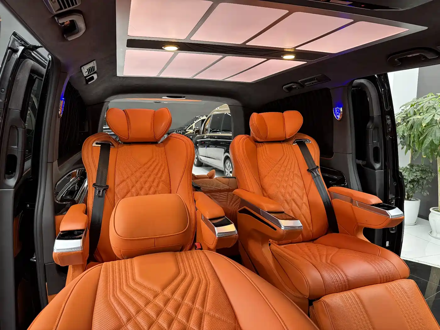Mercedes-Benz Vito 2021 2.0T Business Edition 7-seater фото 16