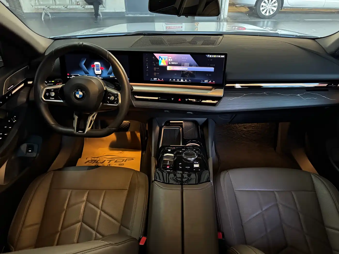 BMW 5 Series 2024 525Li M Sport Package фото 10