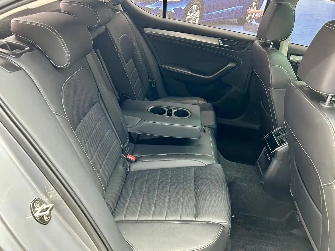 Škoda Superb 2023 TSI280 DSG Premium Edition фото 11