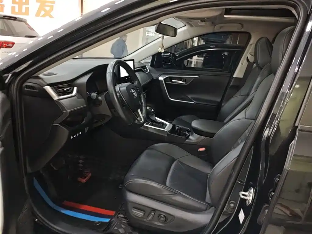Toyota Wildlander 2023 2.0L CVT FWD Luxury PLUS фото 11