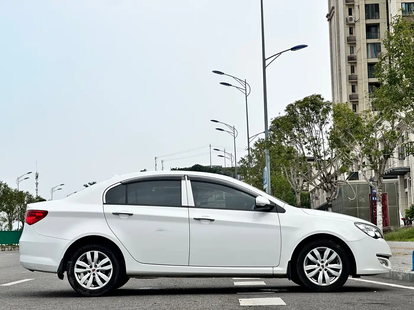 Roewe 350 2016 2015 Model 1.5L Automatic Luxury Sunroof Edition