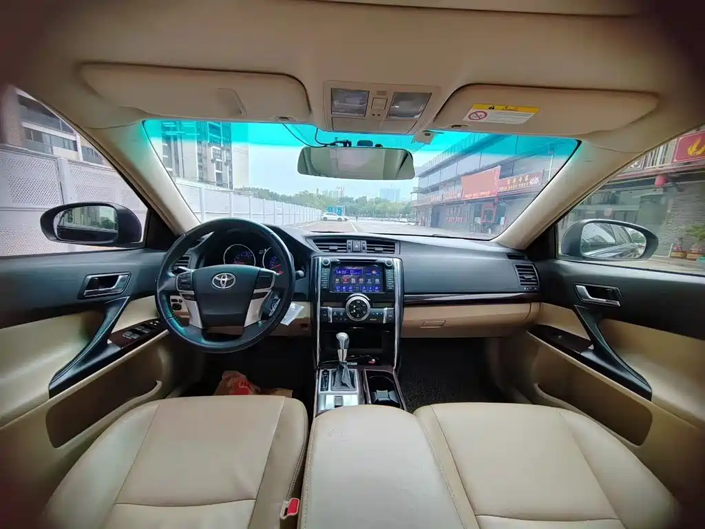 Toyota Reiz 2010 2.5S Elegance Elite Edition фото 6