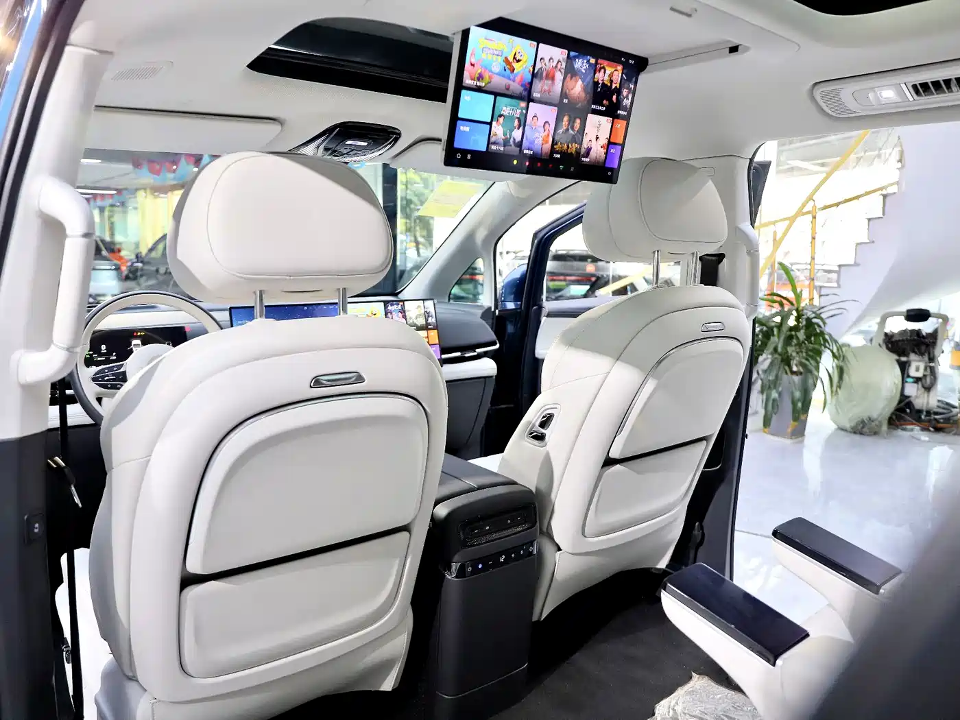 Voyah Auto Voyah Dreamer 2025 PHEV AWD Flagship Kunpeng Edition фото 13