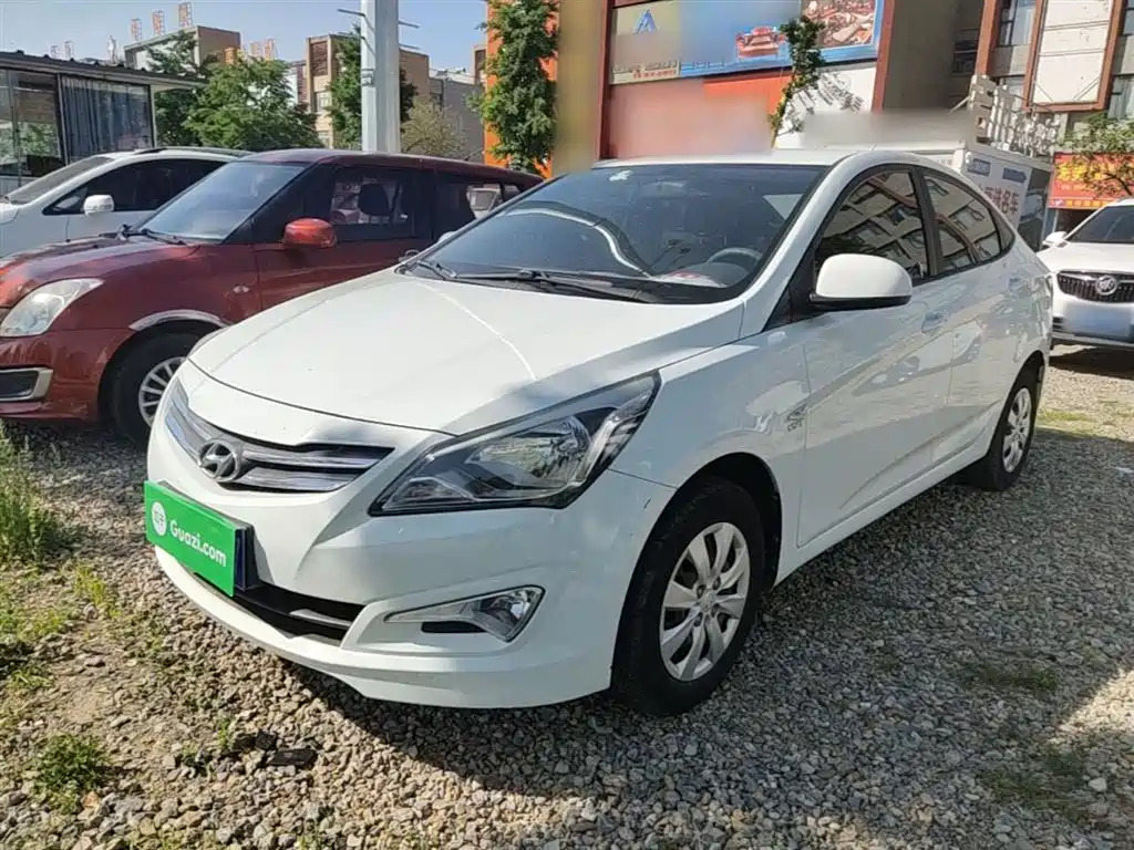Hyundai Verna 2016 1.4L Manual Smart GLS фото 2