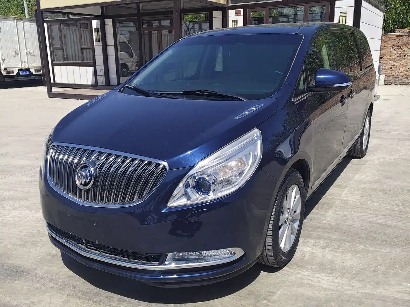 Buick GL8 2014 2.4L Executive Edition фото 2
