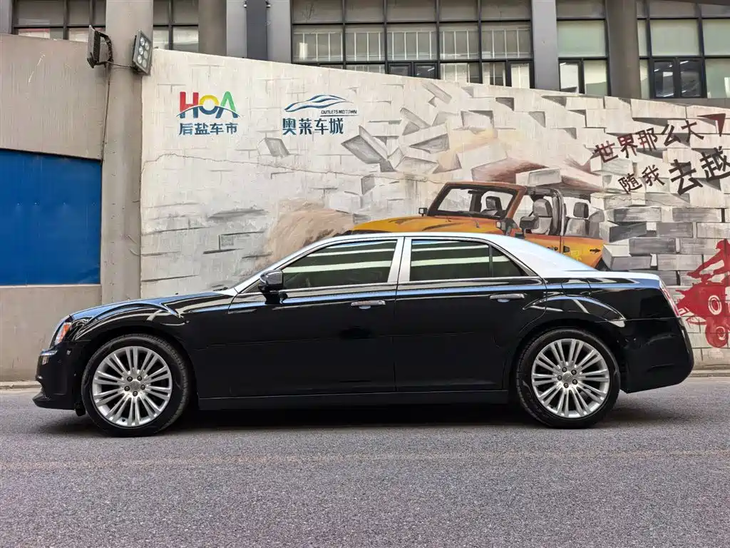 Chrysler 300C (Import) 2014 2013 3.6L Premium Edition
