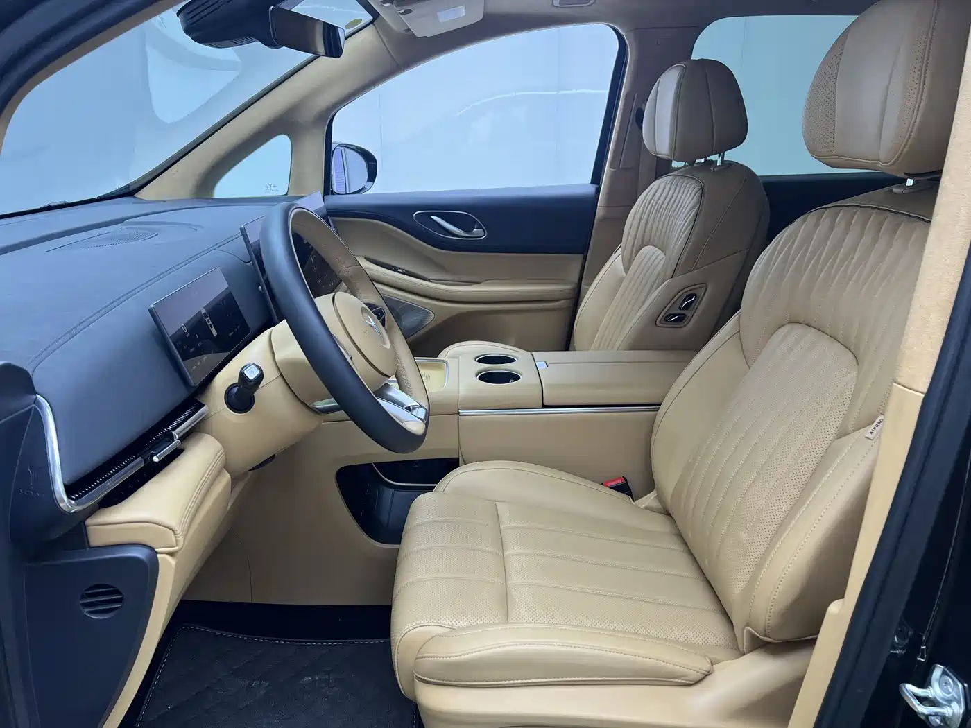 Voyah Auto Voyah Dreamer 2025 PHEV AWD Flagship Kunpeng Edition фото 16