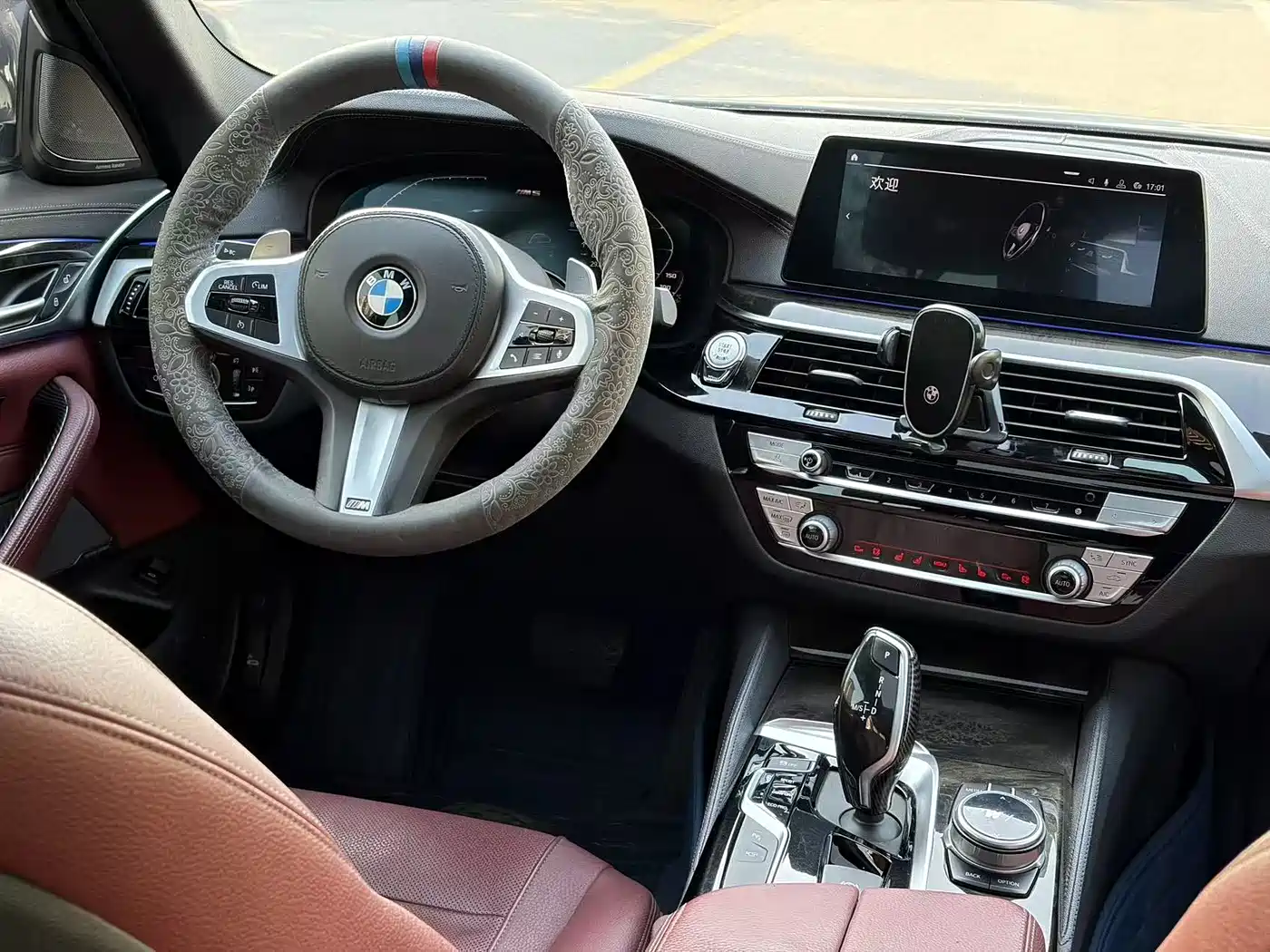 BMW 5 Series 2020 530Li Exclusive M Sport Package фото 16