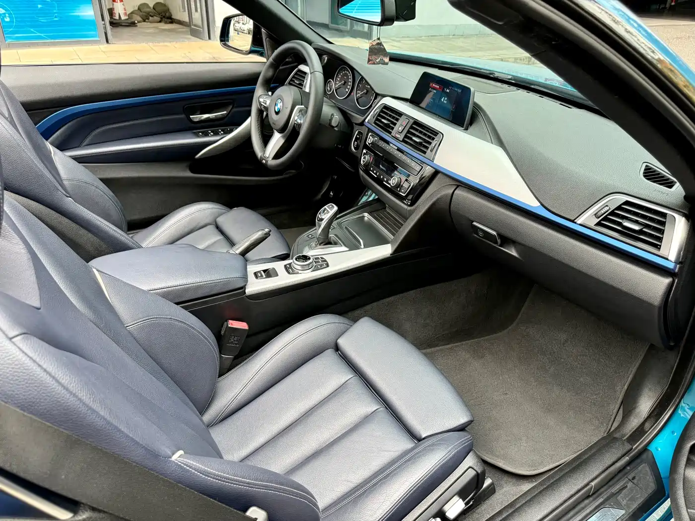 BMW 4 Series 2017 425i Convertible M Sport Package фото 9