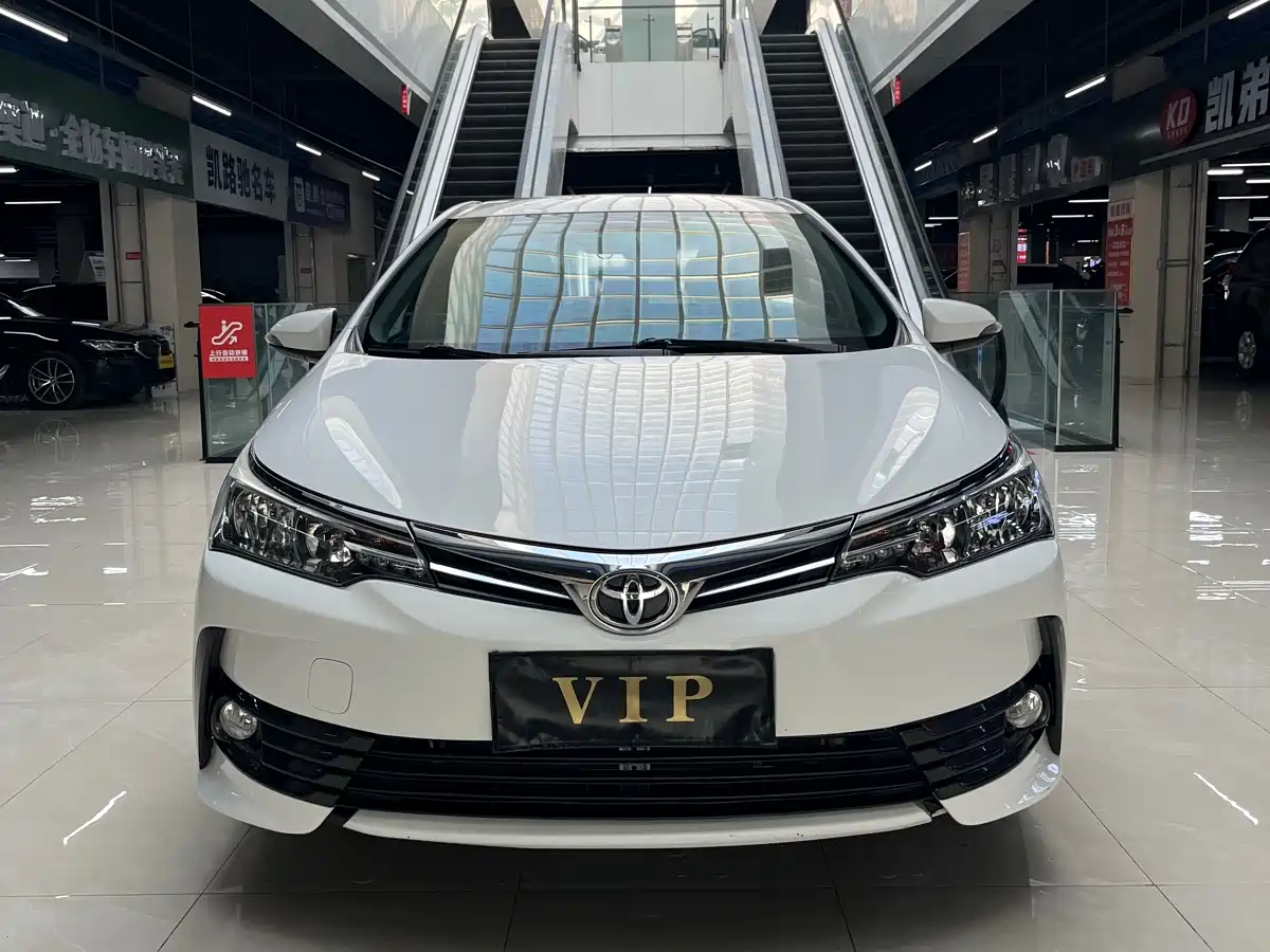 Toyota Corolla 2017 Facelift 1.2T S-CVT GL фото 2