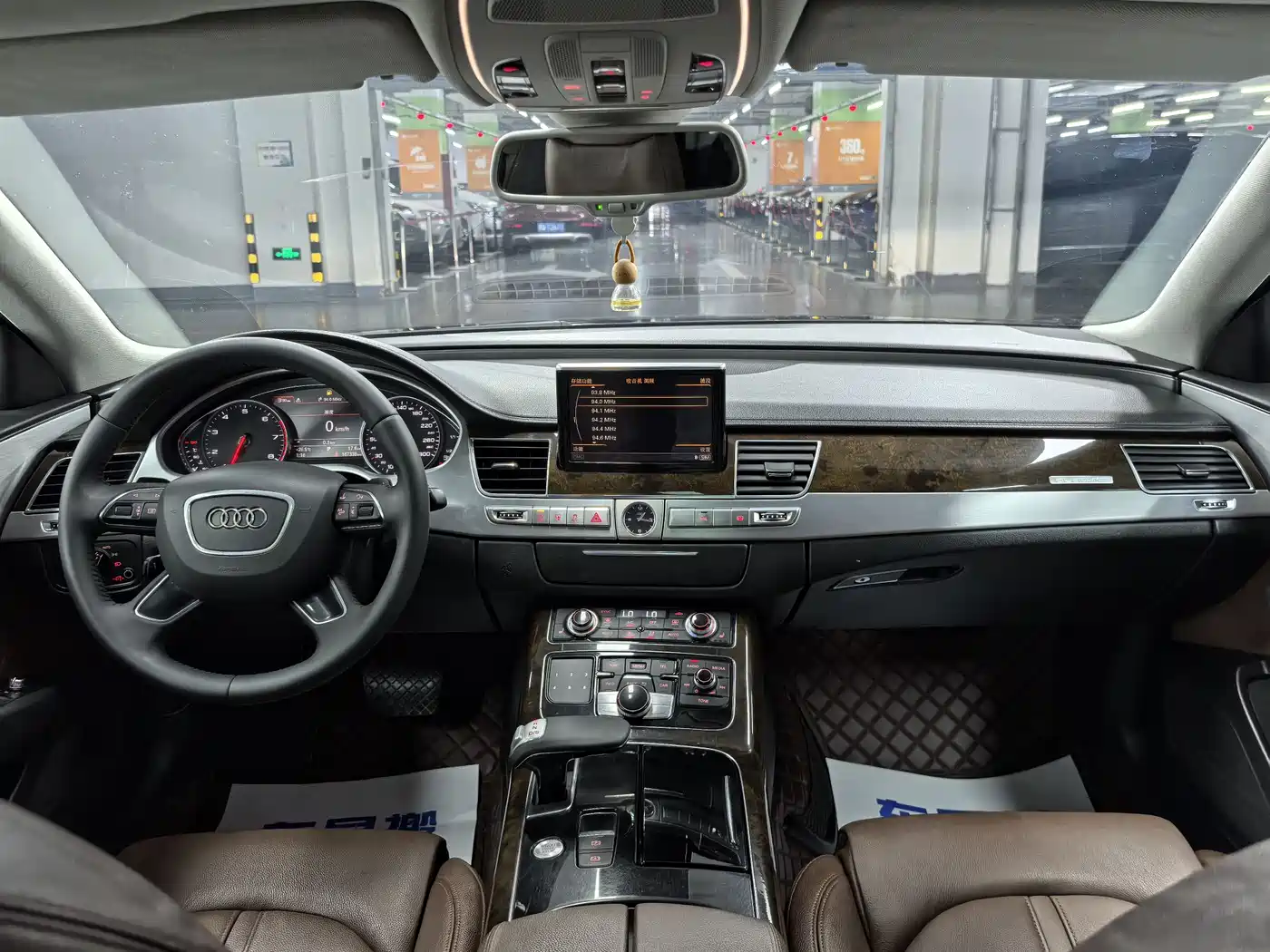 Audi A8 2014 A8L 45 TFSI quattro Comfort фото 8