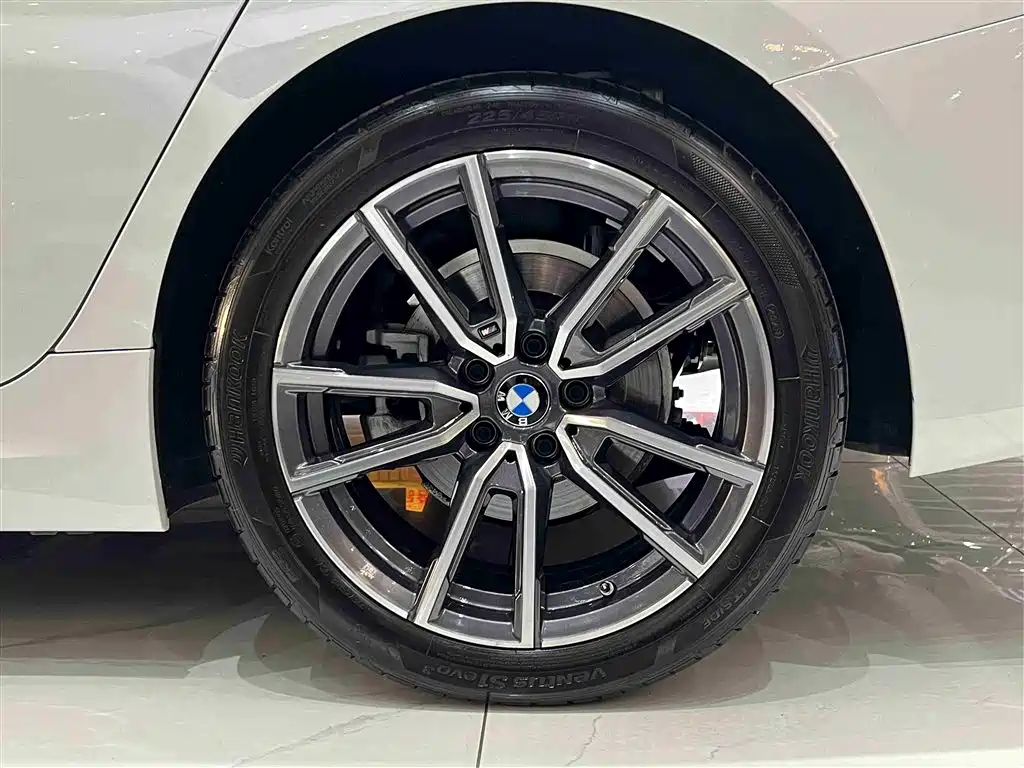 BMW 3 Series 2023 325Li M Sport Package фото 9
