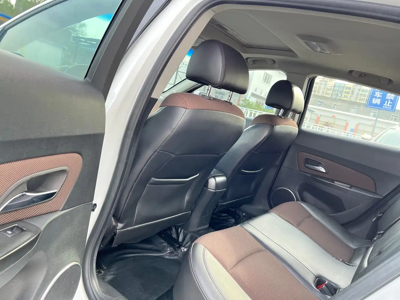 Chevrolet Cruze 2013 Hatchback 1.6L Automatic Luxury фото 5