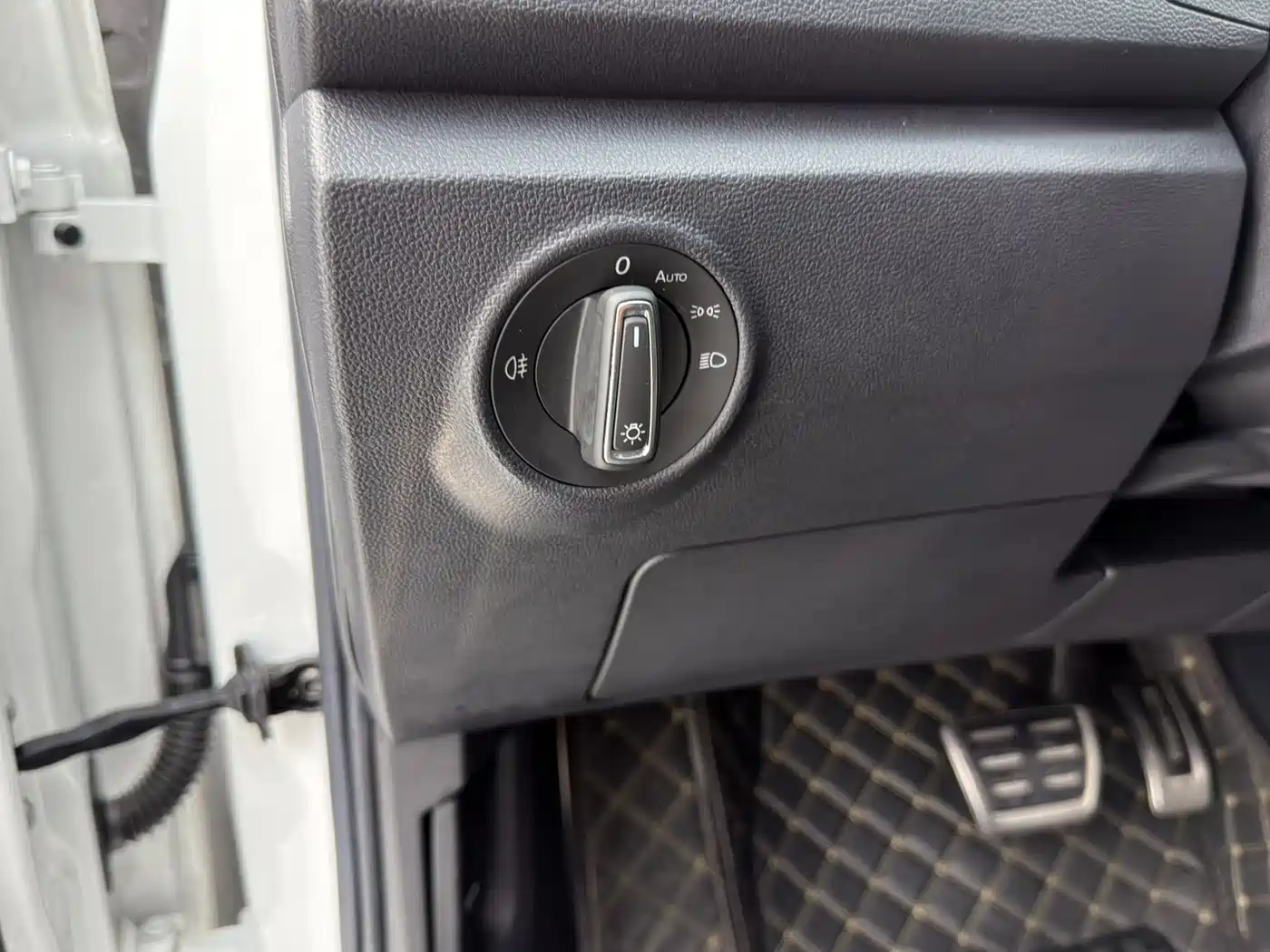 VOLKSWAGEN T ROC EXPLORING SONGS