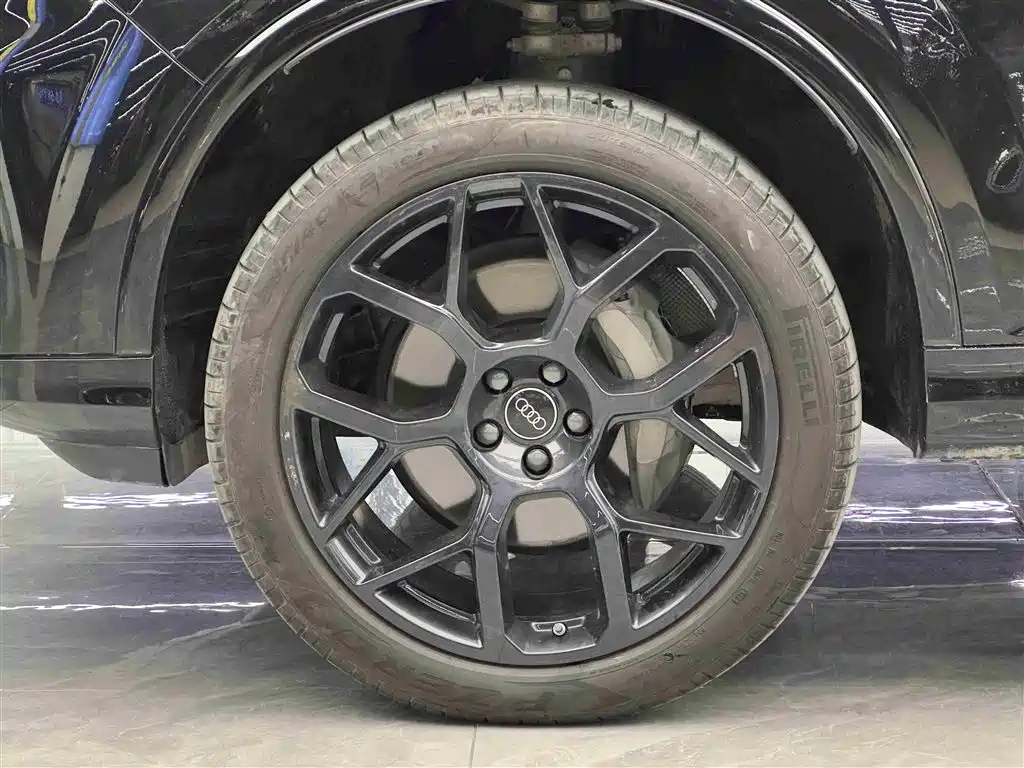 Audi Q7 2024 45 TFSI quattro S line Black Warrior фото 4