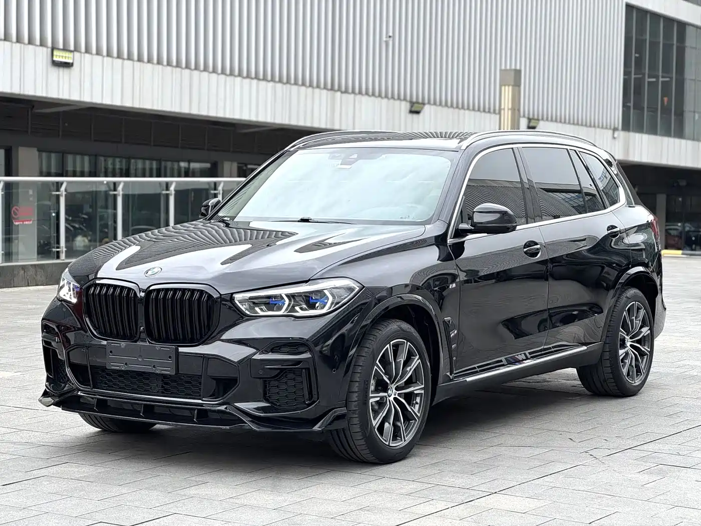 BMW X5 2022 xDrive 30Li Premium M Sport Package