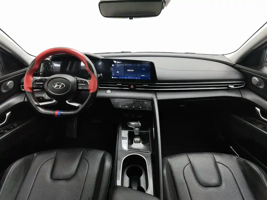 MODERN ELANTRA