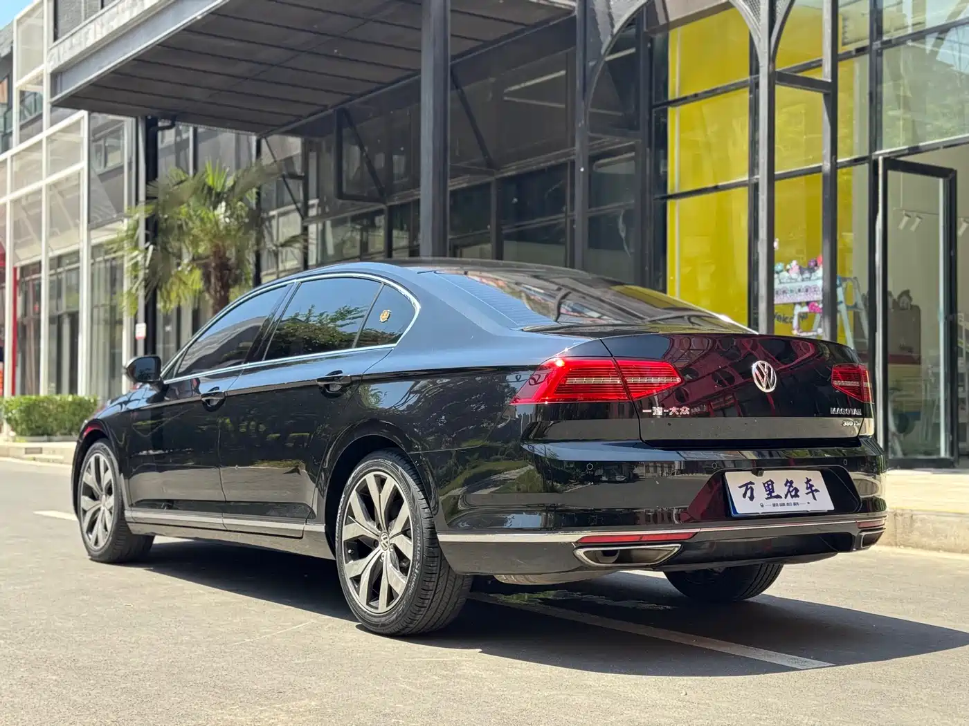 Volkswagen Magotan 2017 380TSI DSG Luxury фото 17