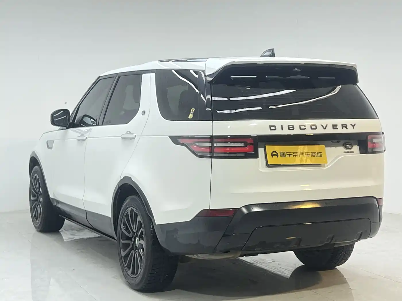 Фото 9 - Land Rover Discovery
