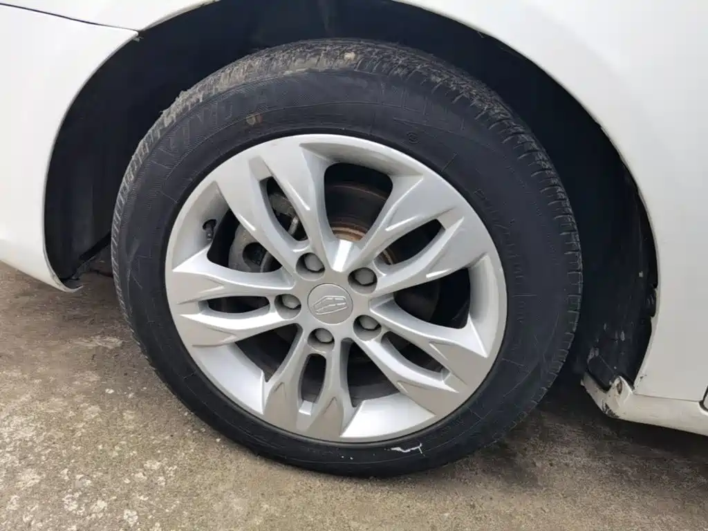 Geely Emgrand 2015 2015 Sedan 1.5L CVT Upward Edition
